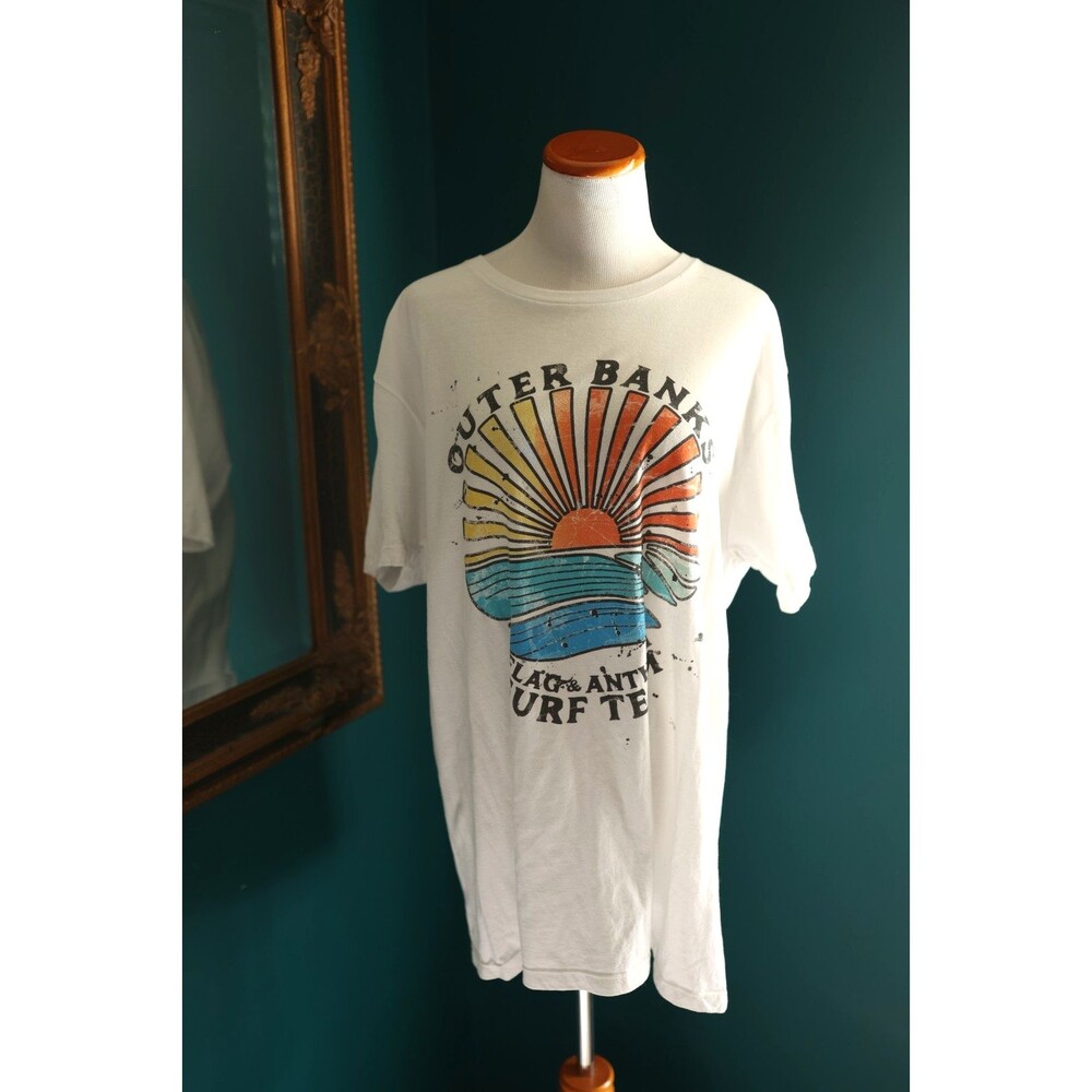 Flag and Anthem Outer Banks Surf team White Graphic T-shirt XL
